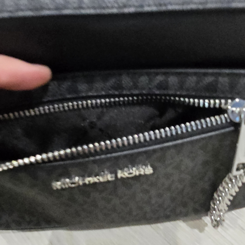 Michael Kors Jet Set Large Logo Crossbody Bag (Black) NWT - Picture 5 of 9